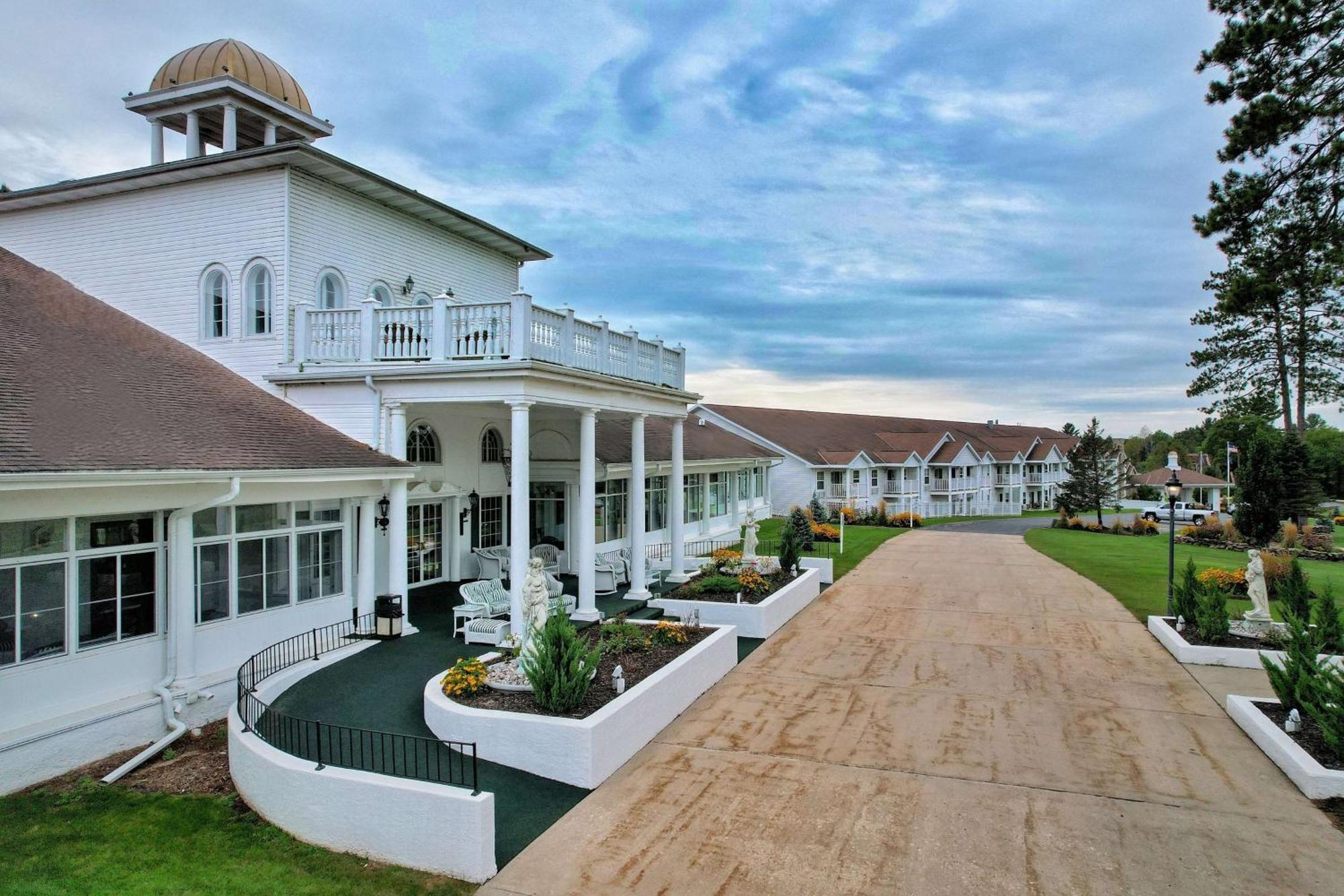 Four Seasons Island Resort Pembine Exterior photo